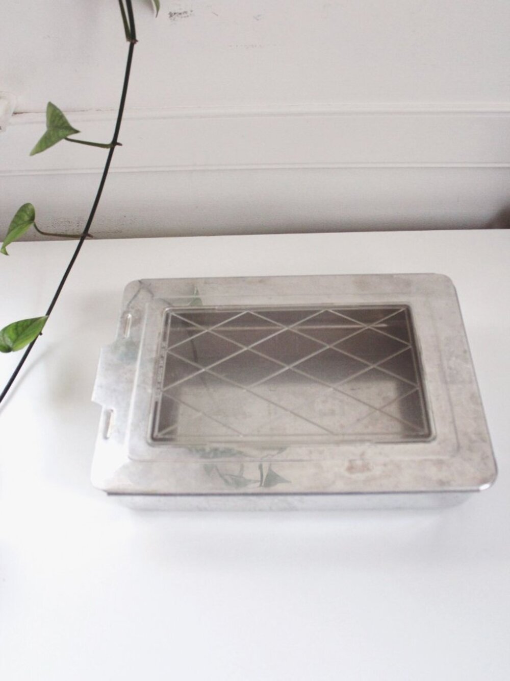 Vintage Mirro Aluminum Cake Baking Pan Sliding Lid Diamond MCM Mid Century Moder